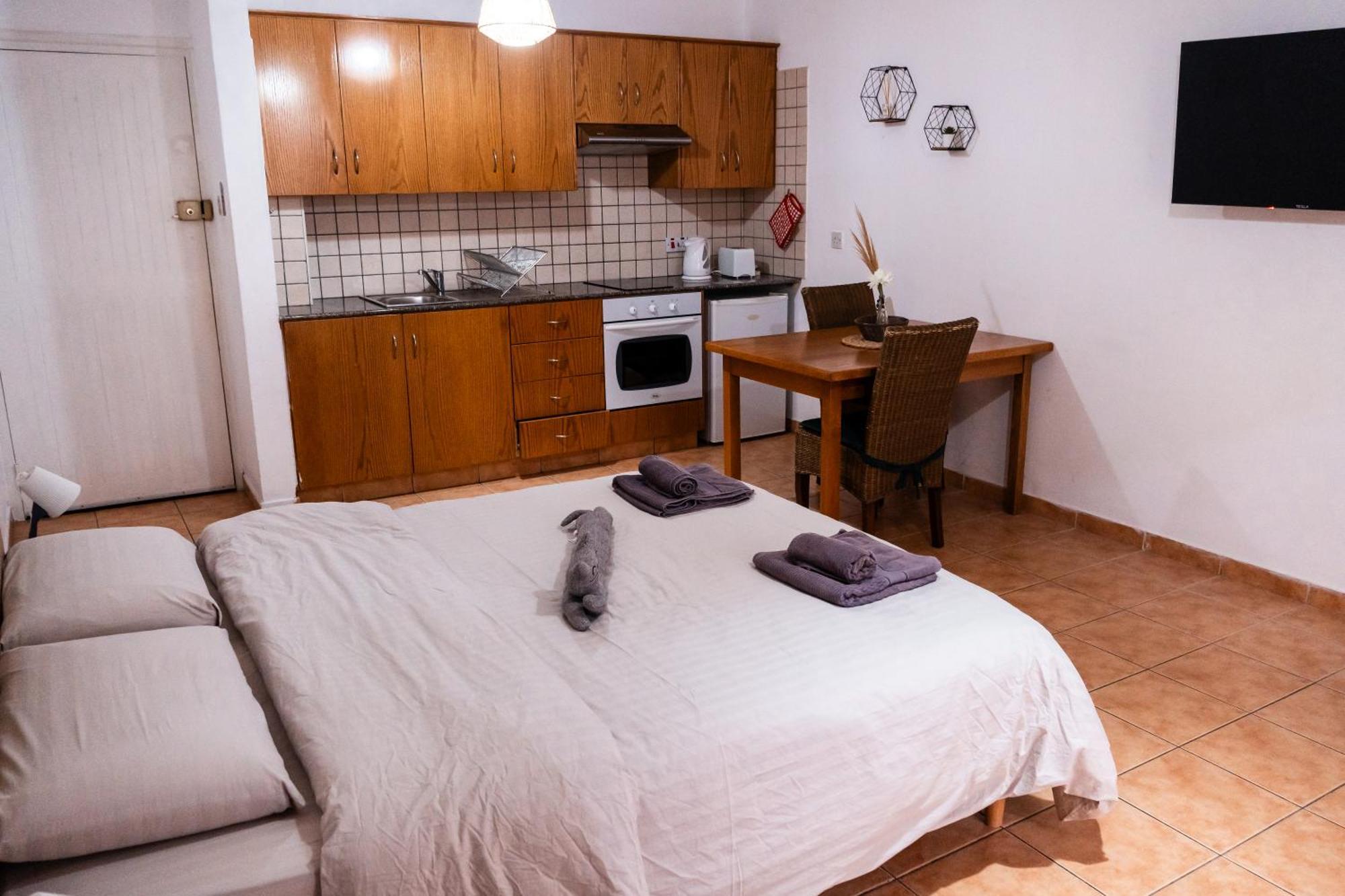 Nissus Urban Hostel Ayia Napa Ruang foto